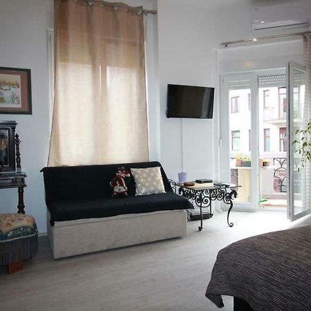 Rooms & Apartment Tea Загреб Экстерьер фото